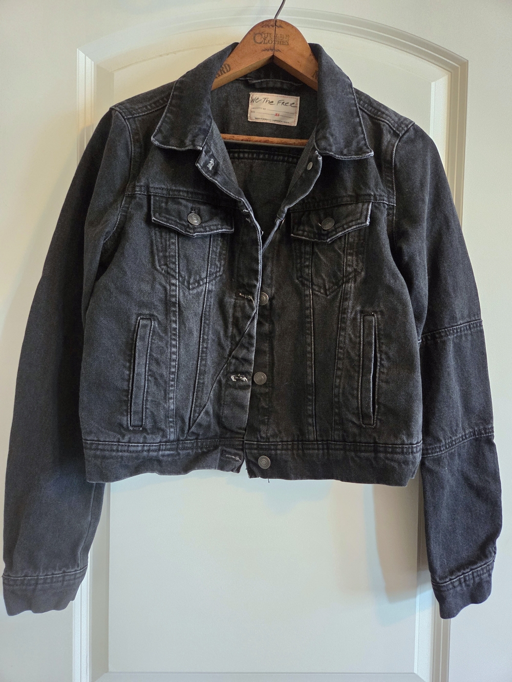 Free People We The Free Rumors Black Denim Jacket Size XS Cropped Trucker Jean